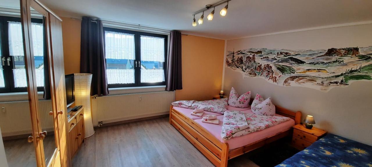 Ferienhaus Und Ferienwohnung Buettner ラートマンスドルフ エクステリア 写真